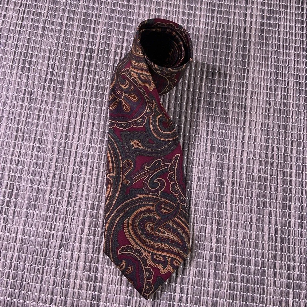 Vtg J.D. Howell Tall Mans Tie Paisley Silk Burgundy Green Gold USA Made 56x3.75